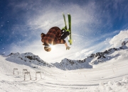 开云体育直播-从质疑到征服，孔德用实力打破偏见，加纳狂胜南非展现非洲足球新格局