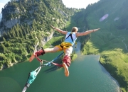 开云体育中国官网-世界排名争夺战焦点战，火箭击溃骑士，哈登关键三分锁定胜局