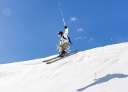 开云足球直播-绿茵场上的季后赛，巴萨打穿拜仁，诠释足球版的焦点战艺术