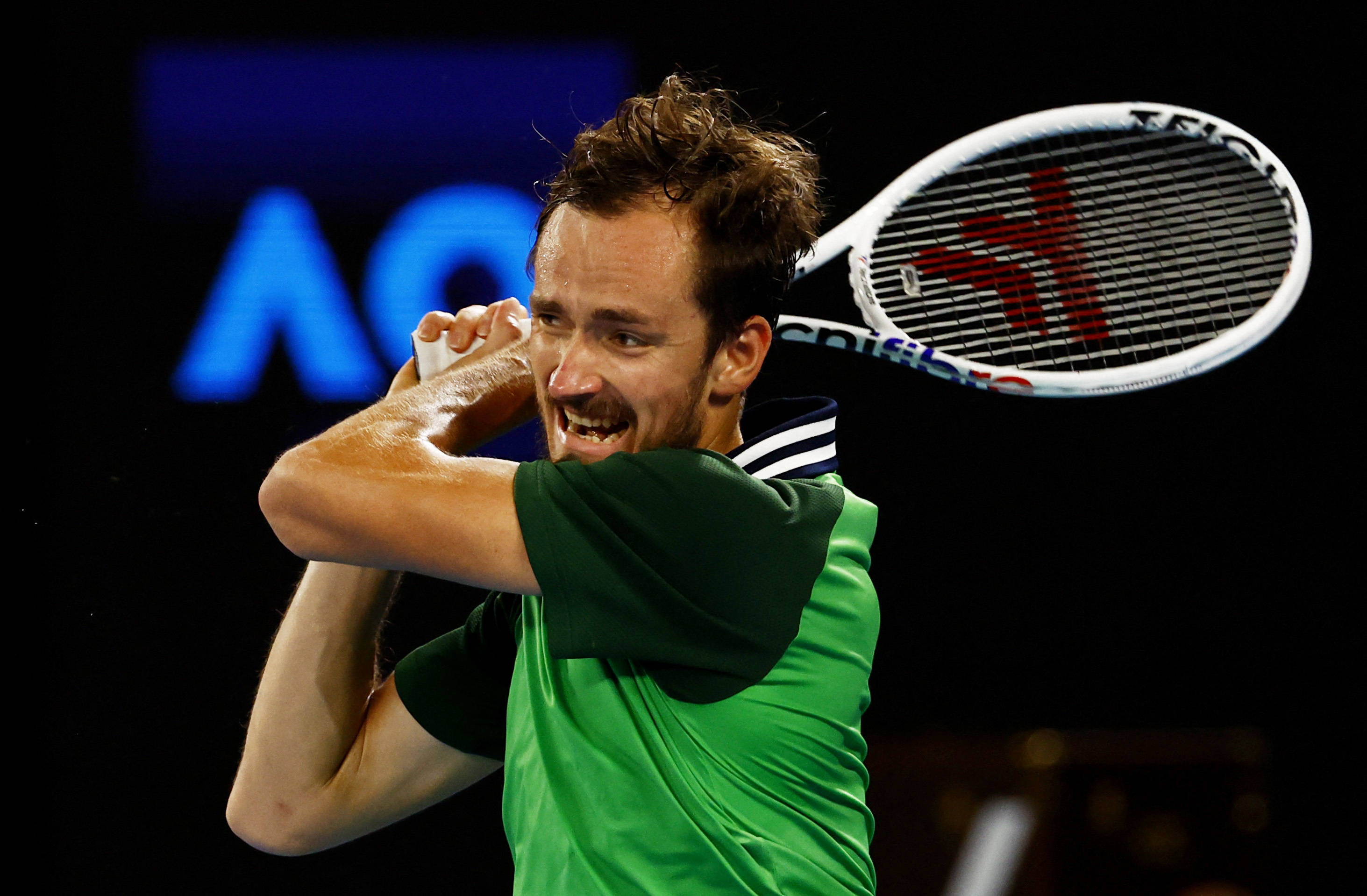 意大利网球队碾压美国网球队，梅德韦杰夫完成帽子戏法的简单介绍