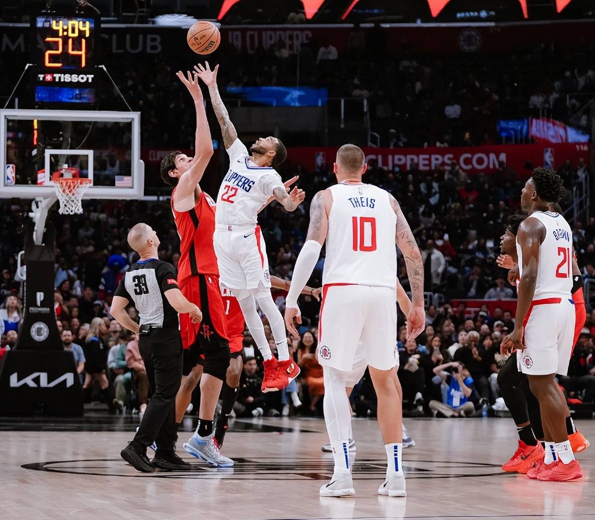 关于凯尔特人B队完胜猛龙，拉文爆发神勇的信息