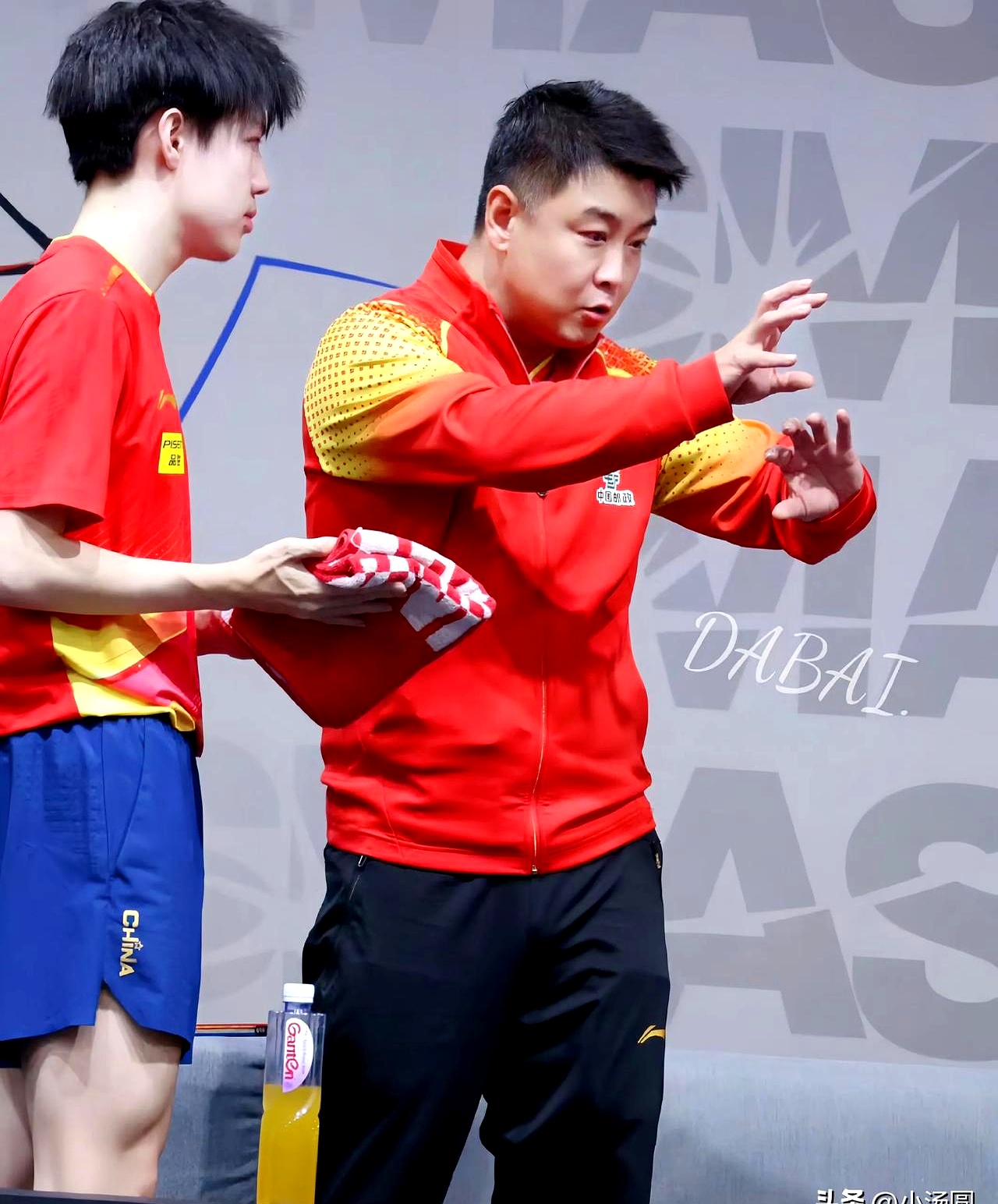 英国乒乓球队爆冷中国乒乓球队，王皓统治全场的简单介绍