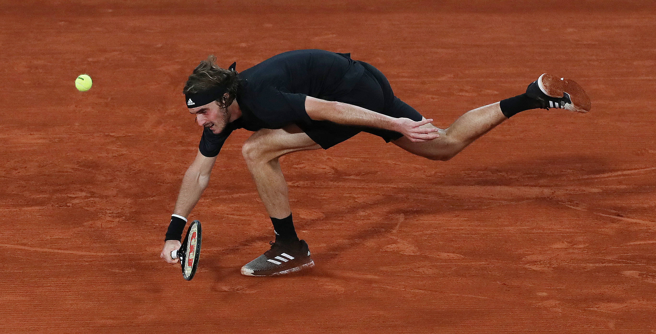 法国网球队血洗英国网球队，西西帕斯高光表现