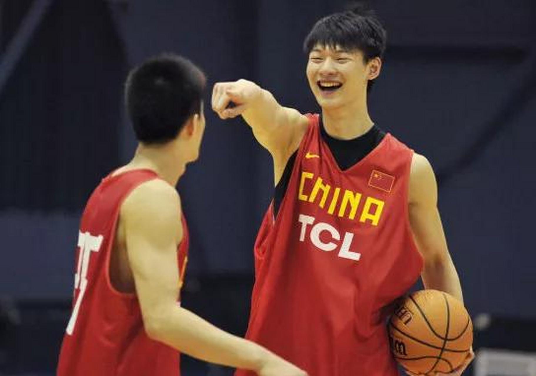 湖人绝杀天津队,王哲林统治全场的简单介绍 湖人绝杀天津队,王哲林统治全场的简单介绍