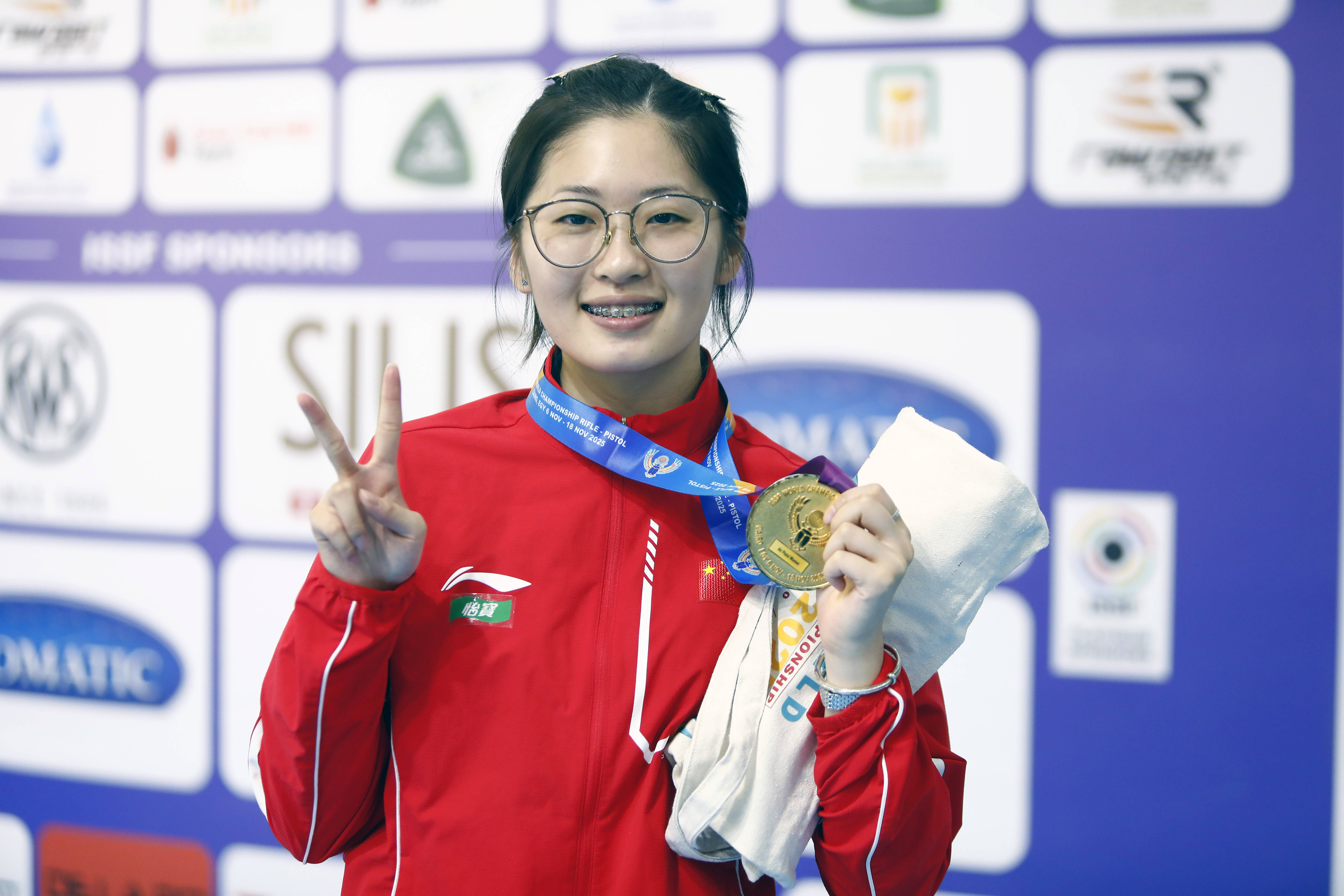 中国射击选手稳坐冠军宝座,风采无限的简单介绍 中国射击选手稳坐冠军宝座,风采无限的简单介绍