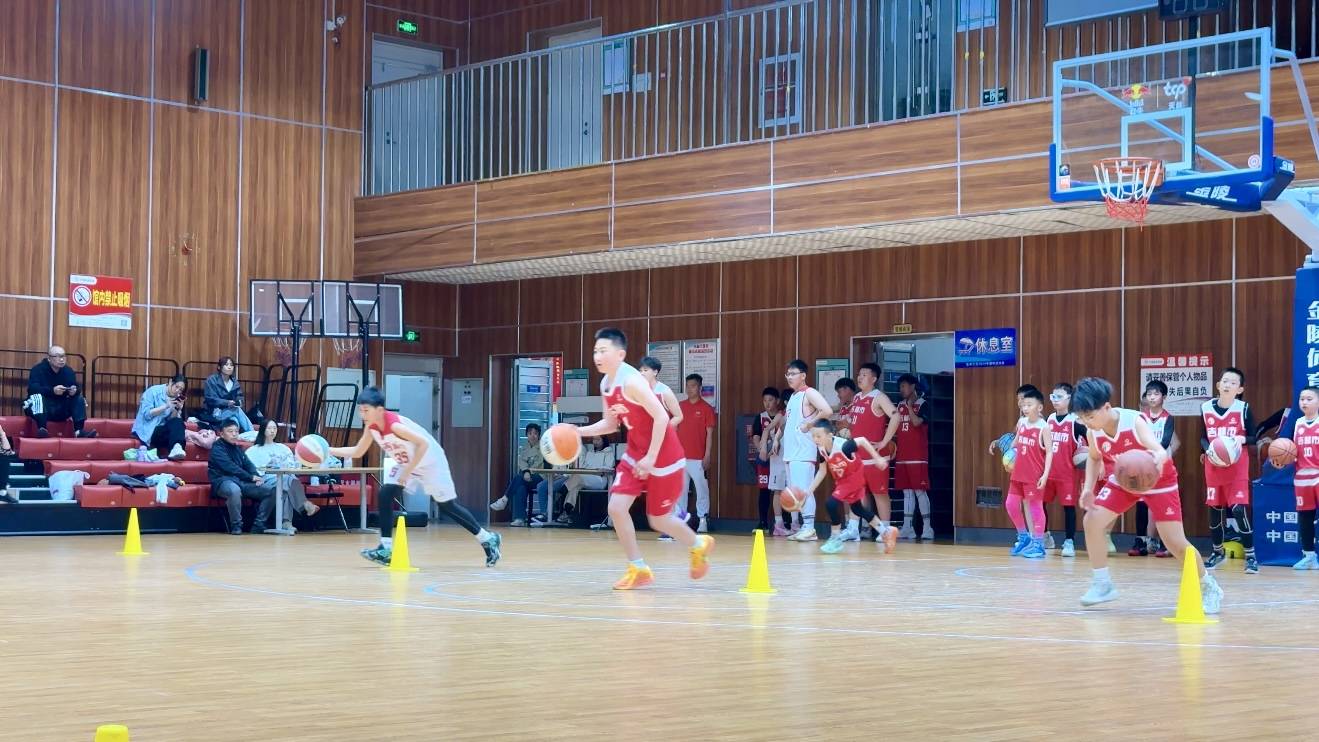 篮球运动越来越受欢迎,青少年热情高涨的简单介绍 篮球运动越来越受欢迎,青少年热情高涨的简单介绍