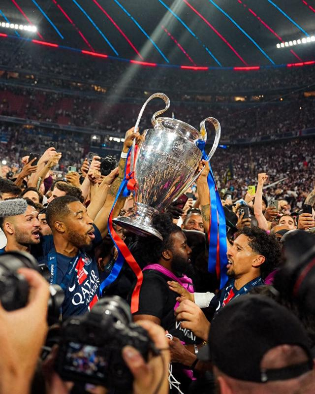 巴黎圣日耳曼完胜巴塞罗那,晋级欧冠四强! 巴黎圣日耳曼完胜巴塞罗那,晋级欧冠四强!