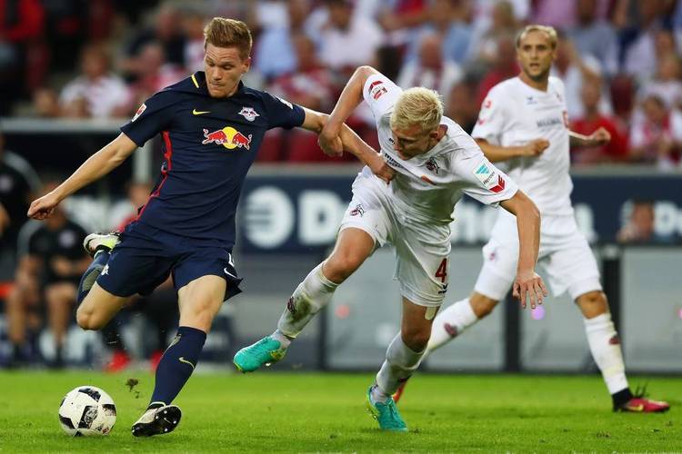 阿斯顿维拉主场踢平，中游位置继续保持