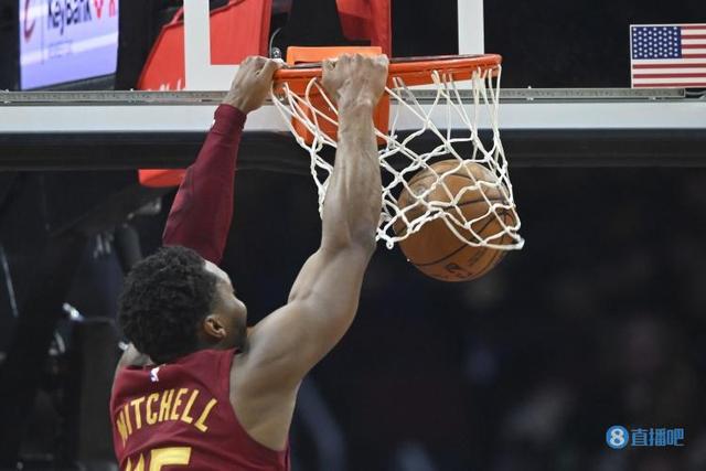 北京队险胜国王，米切尔状态火热