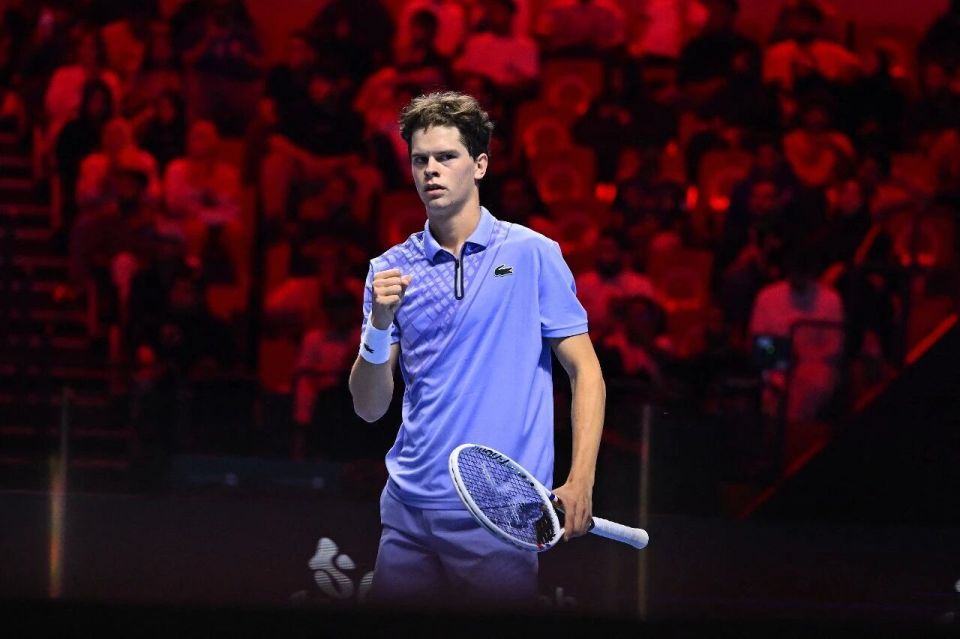 包含ATP总决赛鏖战拉沃尔杯，纳达尔状态火热的词条